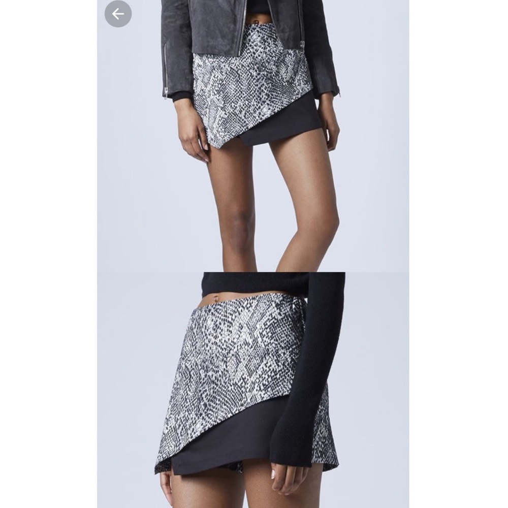 Topshop - Sz. 4 - snake skin cotton skort